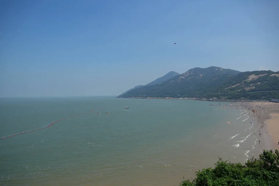 Mountainous Liandao coastline stretching into the sea